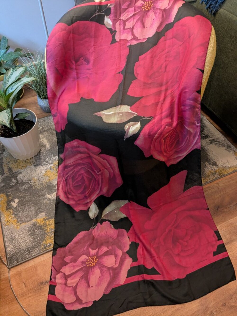 Studio 1 Pink Floral Scarf Shawl Sarong Wrap 69 x 35.5
